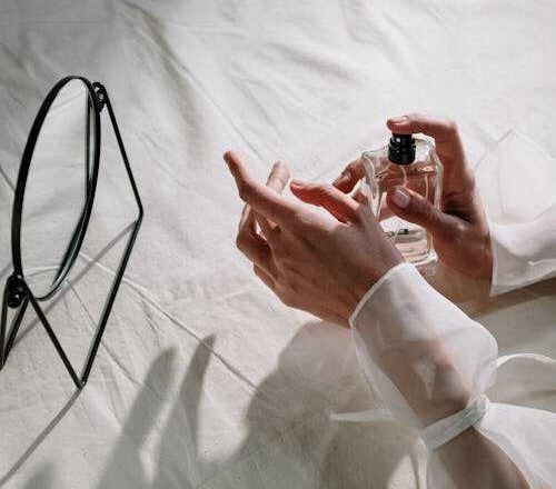 Αρώματα που μυρίζουν πούδρα: Η κομψότητα σε ένα μπουκάλι